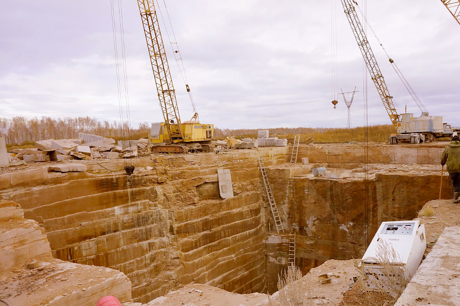 Южно-Султаевский гранит купить в {multiregion.morphos 'name' 'предложный'} и с доставкой по всей России